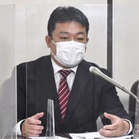 東京地裁判決を受け、記者会見する加藤尚徳さん＝15日午後、東京・霞が関の司法記者クラブ