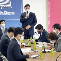 政府の物価高対策案を協議する自民党の会合＝22日午前、東京・永田町の党本部