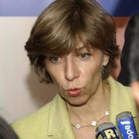 フランスの新外相に決まったカトリーヌ・コロナ氏＝2006年12月、ブリュッセル（AP＝共同）