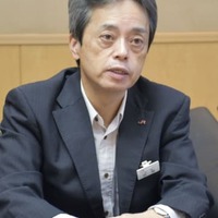 インタビューに答えるJR九州の古宮洋二社長