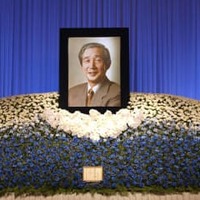 吉野浩行ホンダ元社長のお別れの会で、祭壇に掲げられた遺影＝6日、東京都内