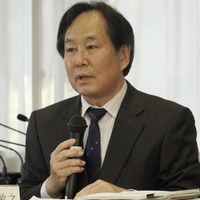 大津市長に答申書の概要を説明する第三者委員会の春日井敏之委員長＝6日午後、大津市役所