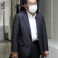 自民党安倍派の臨時幹事会に臨む塩谷元総務会長＝19日午後、東京・永田町の党本部