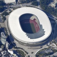 東京五輪・パラリンピックのメインスタジアムとなった国立競技場＝22日午後（共同通信社ヘリから）