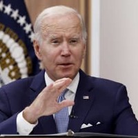 ホワイトハウスで演説するバイデン米大統領＝28日（ゲッティ＝共同）