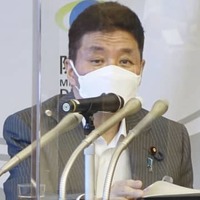 記者会見する岸防衛相＝29日午前、防衛省