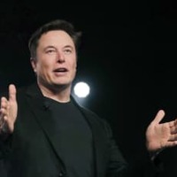 米テスラのイーロン・マスクCEO＝2019年3月、米カリフォルニア州（AP＝共同）