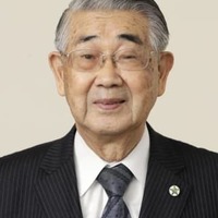 古川貞二郎氏