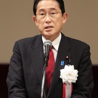 自民党岸田派の研修会であいさつする岸田首相＝6日午後、東京都内のホテル