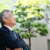 年金制度にまつわることは、難しい用語が多くて、ますます不安になってしまう人もいるのではないでしょうか。年金の疑問に専門家が回答します。今回は、年金をカットされない収入についてです。