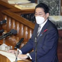 衆院本会議で答弁する岸田首相＝6日午後