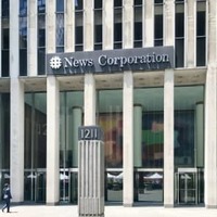 米ニューズ・コーポレーション本社＝2017年7月、ニューヨーク（共同）
