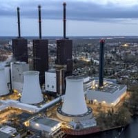 ベルリンにあるガス火力発電所＝3月（AP＝共同）