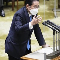 参院予算委で答弁する岸田首相＝20日午前