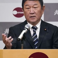 講演後、記者の質問に答える自民党の茂木幹事長＝24日午後、東京都港区の共同通信社