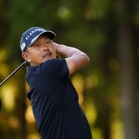 単独首位で決勝ラウンドにコマを進めた岩田寛（撮影：上山敬太)