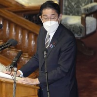 閣僚辞任について、衆院本会議で質問に答える岸田首相＝21日午後