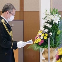 警察官や人命救助で亡くなった民間人の慰霊祭で、追悼の辞を述べる露木康浩警察庁長官＝26日午後、東京都内（代表撮影）