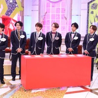 Kis-My-Ft2（左から）北山宏光、横尾渉、宮田俊哉、玉森裕太、藤ヶ谷太輔、千賀健永、二階堂高嗣（C）フジテレビ