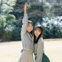 （左から）藤嶌果歩、渡辺莉奈（画像提供：ワニブックス）