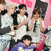 写真撮影するiKON（C）モデルプレス