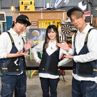 加藤シゲアキ、山本彩、小山慶一郎（C）TBS