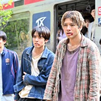 日向亘、赤楚衛二、山田裕貴「ペンディングトレイン―８時２３分、明日　君と」第6話より（C）TBS