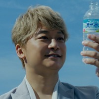 香取慎吾／新TV－CM「2023 Water Positiveの約束」篇より（提供写真）