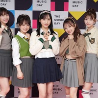 柏木由紀、倉野尾成美、小栗有以、向井地美音、千葉恵里（C）日本テレビ