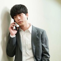 坂口健太郎「CODE―願いの代償―」第1話より(C)読売テレビ・日本テレビ