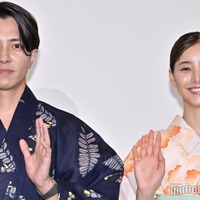 映画「SEE HEAR LOVE 見えなくても聞こえなくても愛してる」の劇場公開初日舞台あいさつに出席した山下智久＆新木優子（C）モデルプレス