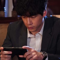 坂口健太郎「CODE―願いの代償―」第2話より（C）読売テレビ・日本テレビ