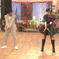 明石家さんま、ano(C)NHK