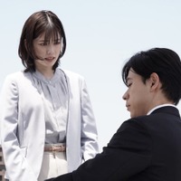 小芝風花、成田凌「転職の魔王様」第2話より(C)カンテレ