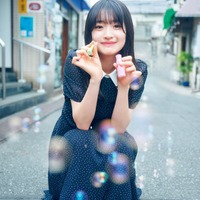 小島凪紗(C)岡本武志、光文社