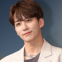 JEONGHAN/Photo by Getty Images