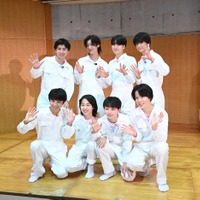 メンバーカラーを発表するGo!Go!kids(提供写真)