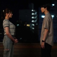 吉川愛、萩原利久「真夏のシンデレラ」第7話より(C)フジテレビ