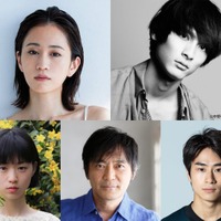 （左上から時計回り）前田敦子、高良健吾、前田旺志郎、渡辺いっけい、片山友希（提供写真）