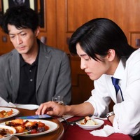 津田健次郎、目黒蓮「トリリオンゲーム」第7話より（C）TBS／撮影：高橋裕子