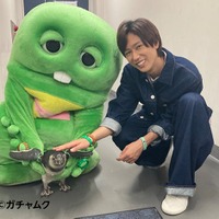 ガチャピン、阿部亮平(C)フジテレビ