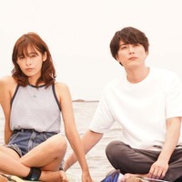 森七菜、間宮祥太朗「真夏のシンデレラ」より(C)フジテレビ