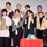 JO1/(後列)與那城奨、金城碧海、白岩瑠姫、鶴房汐恩、大平祥生、佐藤景瑚(前列)木全翔也、川尻蓮、豆原一成、川西拓実、河野純喜(C)モデルプレス