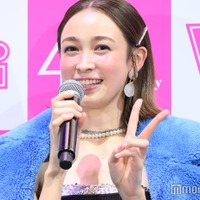 囲み取材に応じた藤井サチ(C)モデルプレス