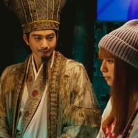 向井理、上白石萌歌「パリピ孔明」第3話より(C)フジテレビ