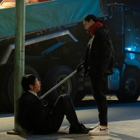 佐々木蔵之介、高橋恭平「マイホームヒーロー」第3話より（C）山川直輝・朝基まさし／講談社／ドラマ「マイホームヒーロー」製作委員会・MBS