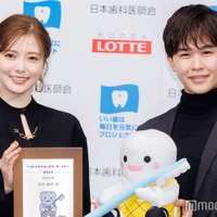 「ベストスマイル・オブ・ザ・イヤー2023」を授賞した白石麻衣、鈴木福(C)モデルプレス