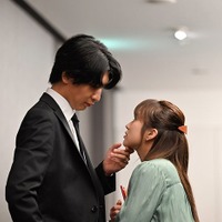 藤井流星、矢吹奈子「18歳、新妻、不倫します。」第6話より(C)わたなべ志穂/小学館/ABC