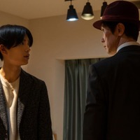 高橋恭平、佐々木蔵之介「マイホームヒーロー」第7話より（C）山川直輝・朝基まさし／講談社／ドラマ「マイホームヒーロー」製作委員会・MBS