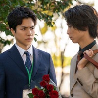 重岡大毅、田中樹「単身花日」第8話より（C）テレビ朝日